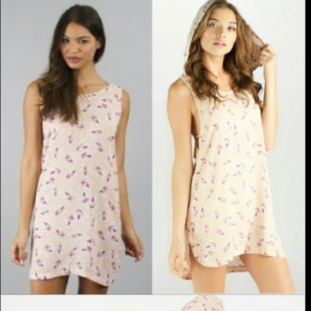 Acacia silk Tokyo hooded dress size small.